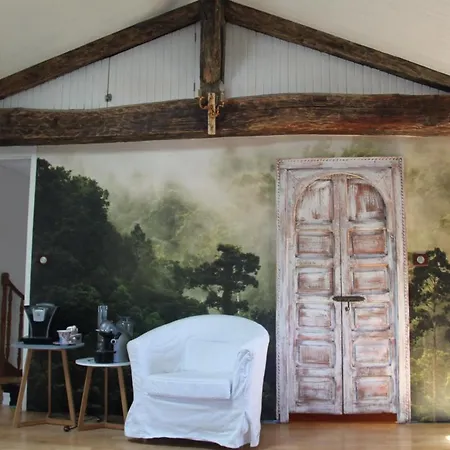 Manoir Loucasteria Guest house *
